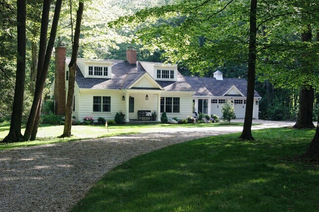 Building Photo - 123 Interlaken Rd