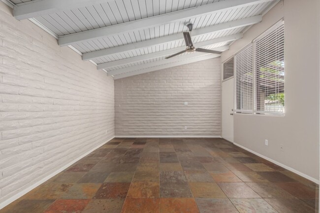 Building Photo - 2-Bedroom Condo in Citrus Acres Steps from...