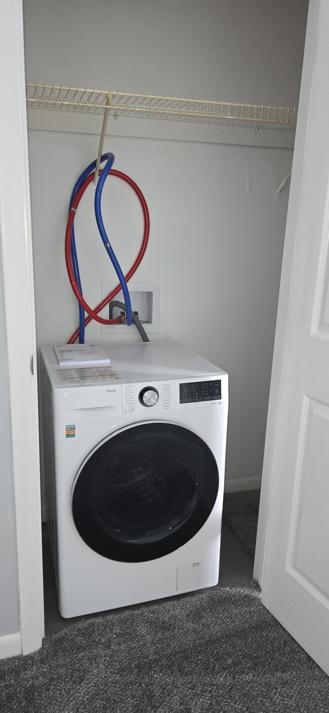 Building Photo - 14360 Leonard Rd