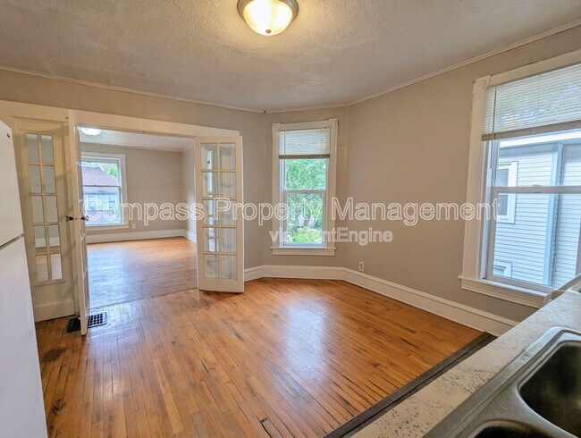 Foto del edificio - 716 Kellogg St SE