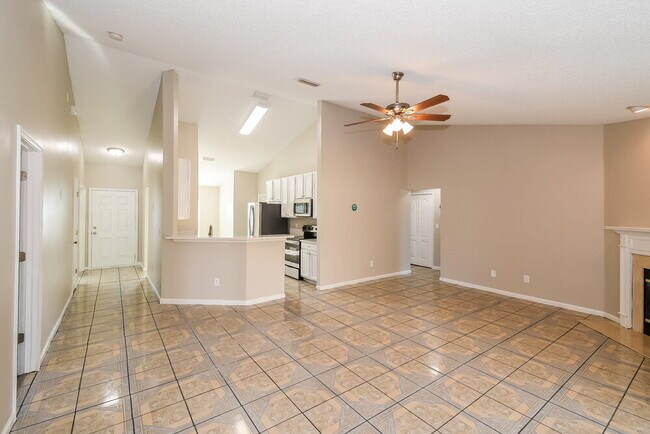 Foto del edificio - 6709 Gentle Oaks Dr N