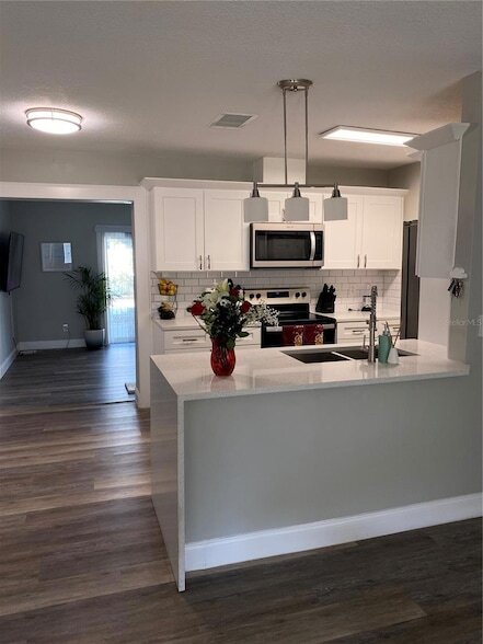 Foto del edificio - 7014 Glenview Dr