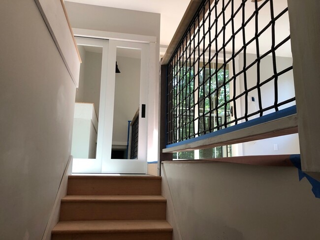 Building Photo - 4170 Wake Robin Dr