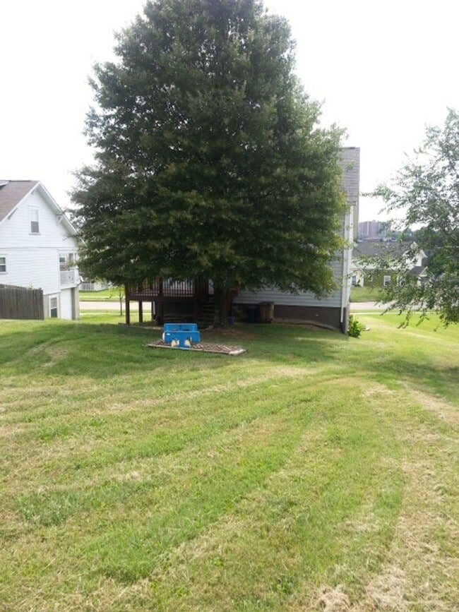 Photo - 1737 Moses Ave Apartment