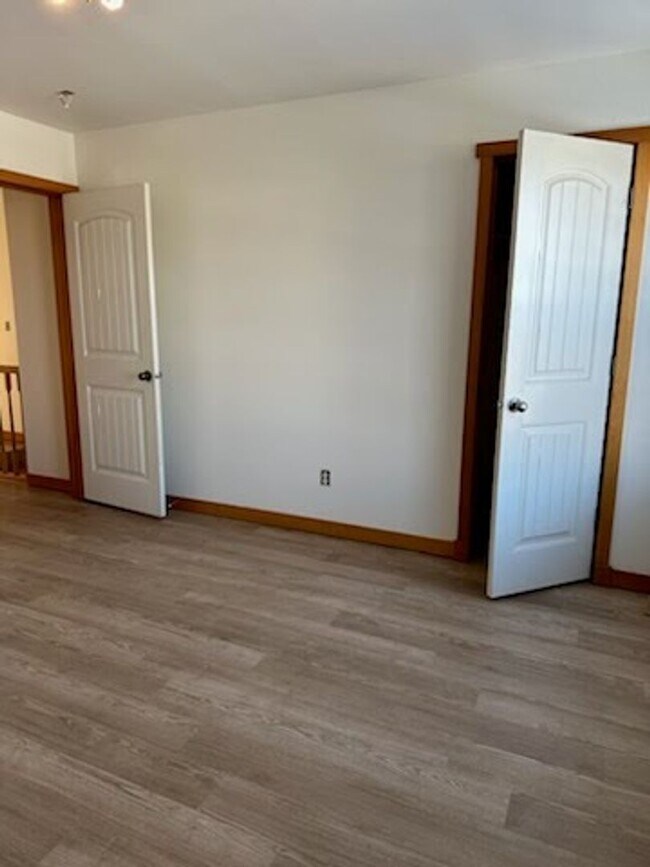 Foto del edificio - 3 Bed 2.5 Bath in Belgrade with attached g...