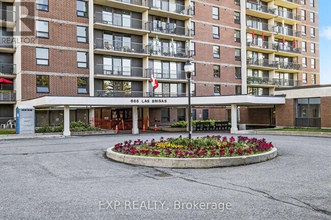 Photo du bâtiment - 665 Bathgate Dr