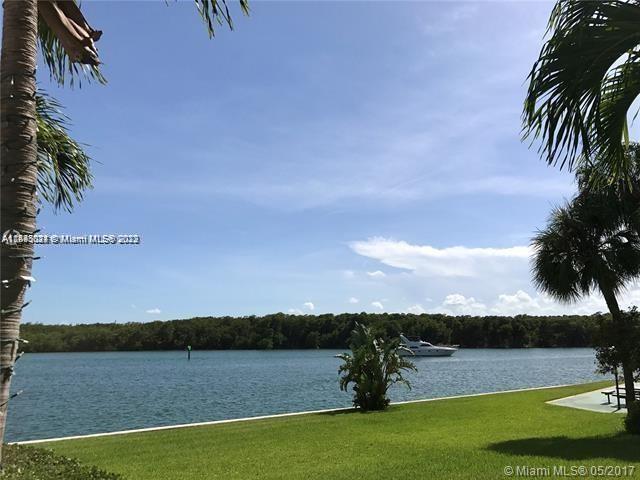 Foto del edificio - 500 Bayview Dr