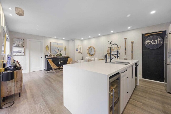 Building Photo - 1605 S US Hwy 1