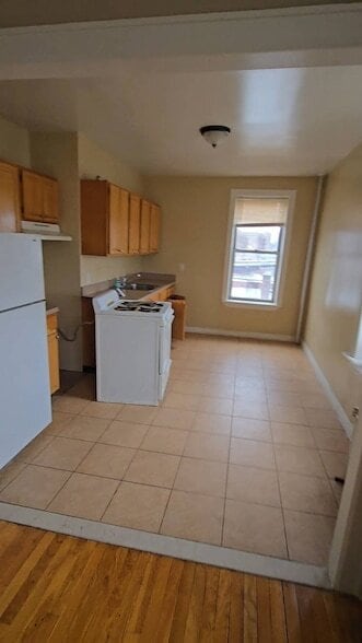 Building Photo - 39-19 62nd St