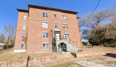 Building Photo - 605 W E St