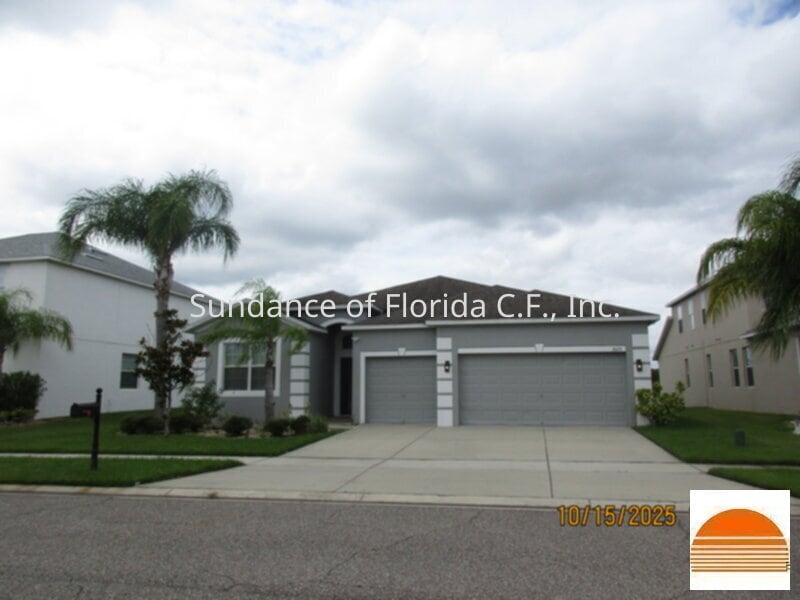 3 car Garage Orange County Beautiful home - 3 car Garage Orange County  Beautiful home