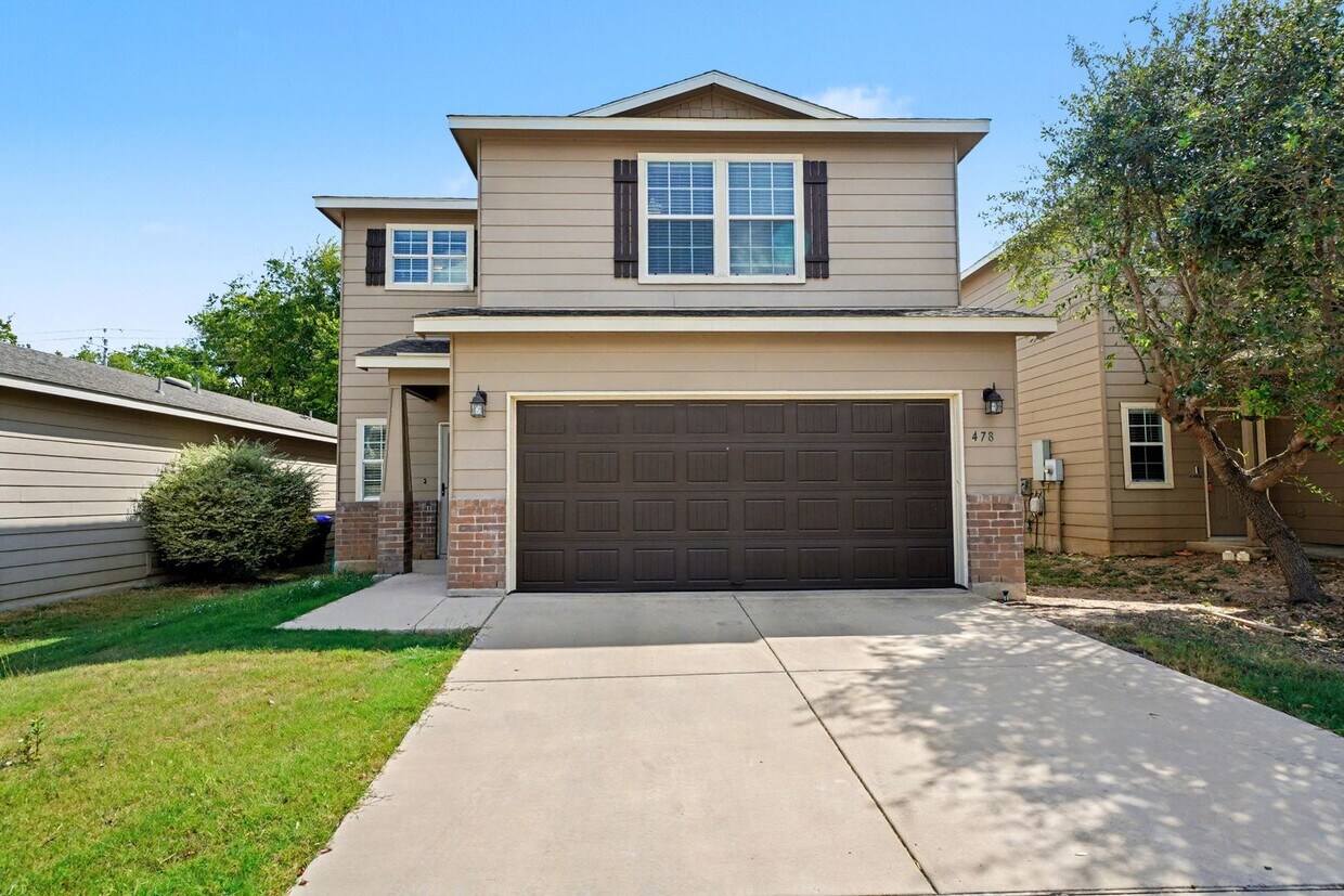 Foto principal - Beautiful 4-Bedroom, 3-Bath Home in Kensin...