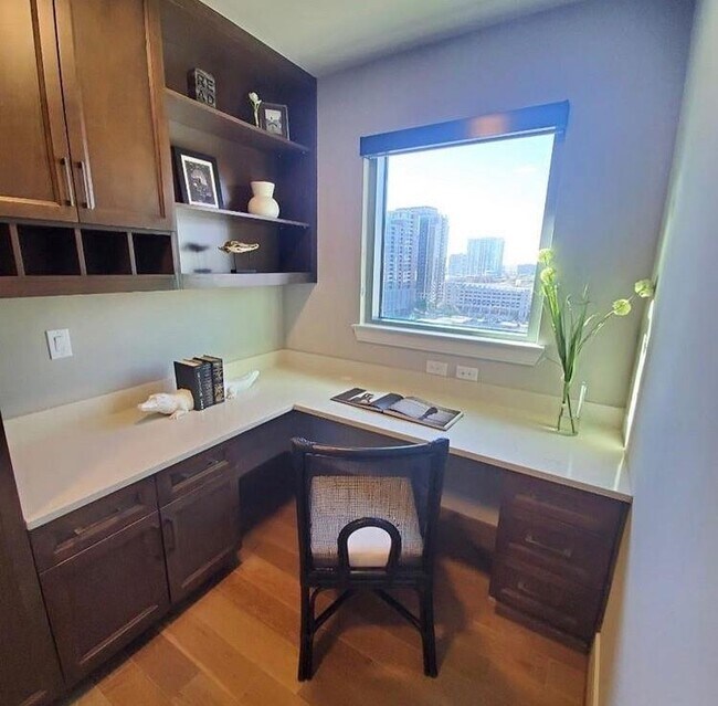 Foto del edificio - 2325 N Akard St