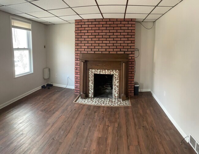 Foto del edificio - 2022 Plainview Ave