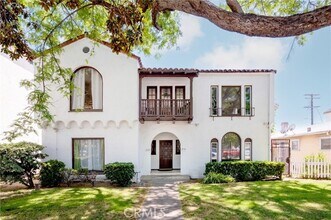 Building Photo - 216 E Windsor Rd