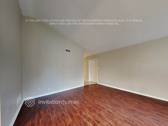 Building Photo - 2464 Carolton Rd