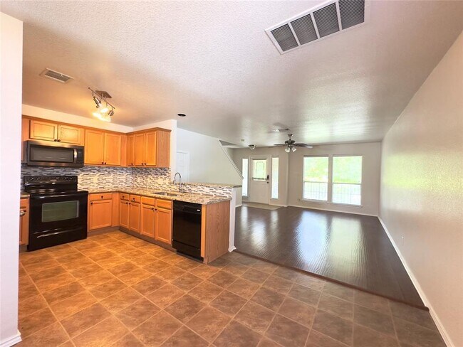Foto del edificio - 513 Rolling Oak Dr