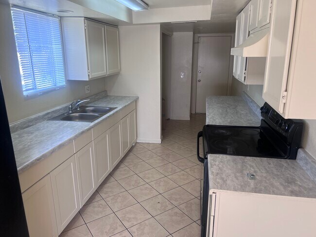 Foto del edificio - 3841 W Mitchell Dr