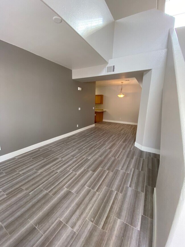 Foto del edificio - 2 bedroom Townhouse w/loft and 2 car garage