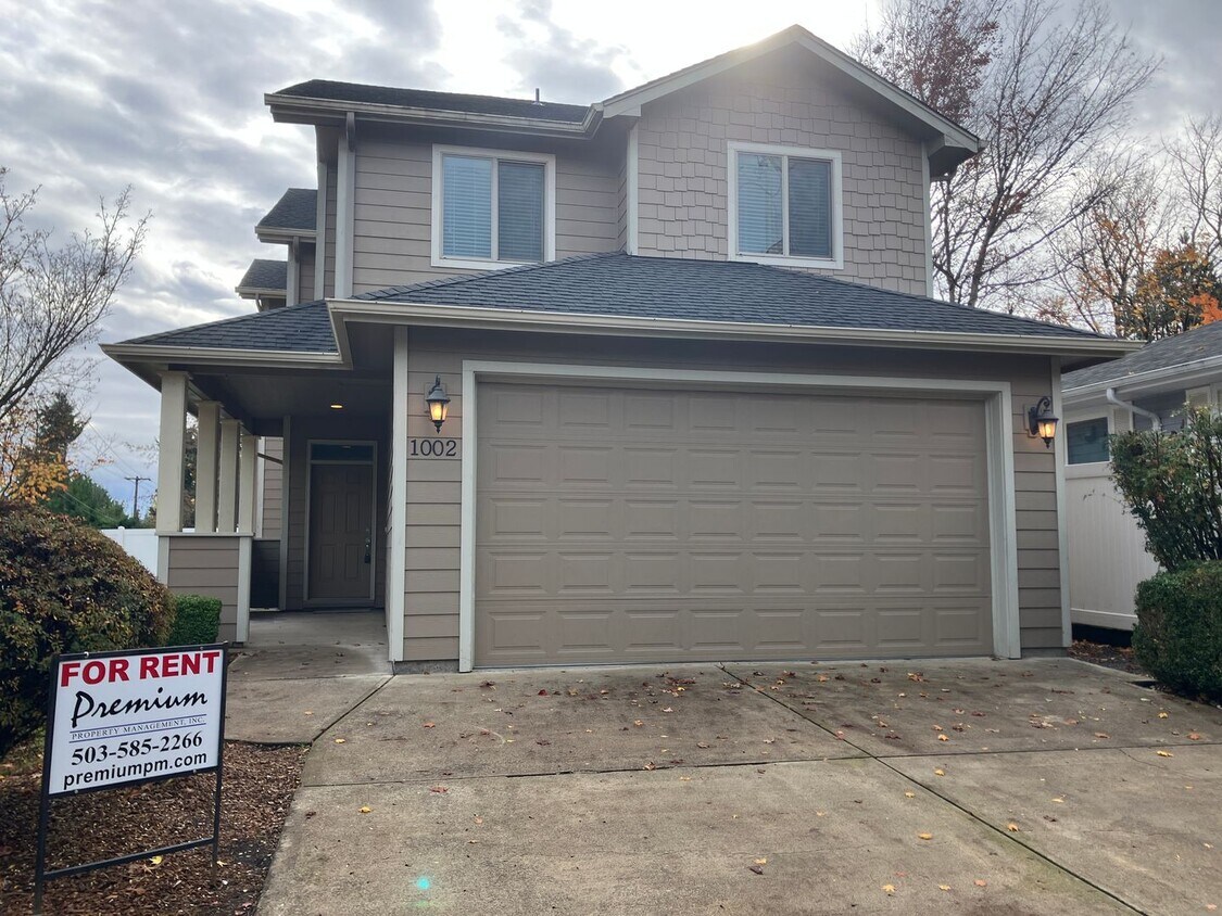 Foto principal - Well-Kept Three Bedroom Home in West Salem