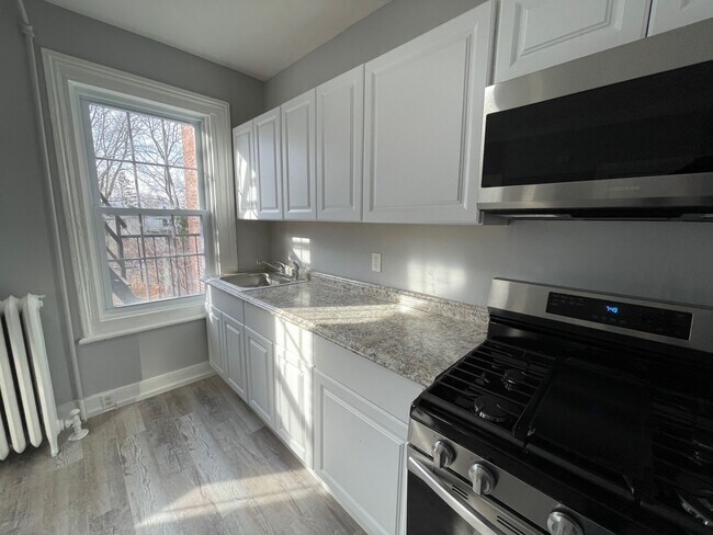 Building Photo - 279 3rd St