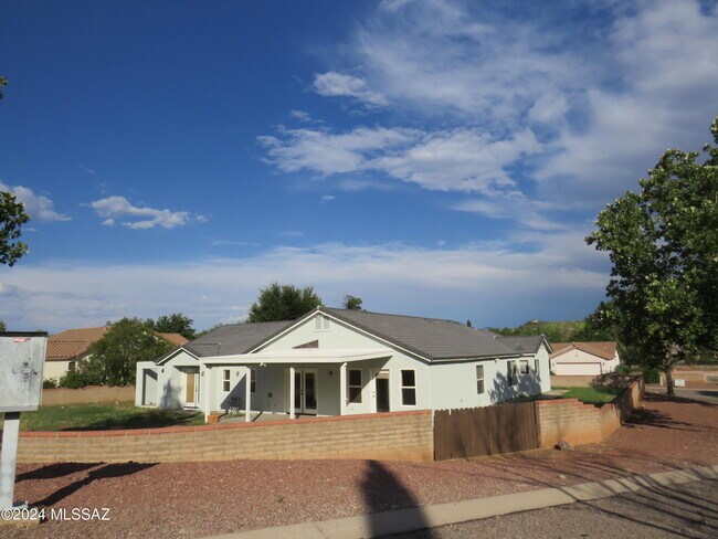 Building Photo - 1160 Pebblewood Ct