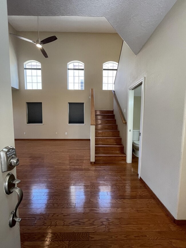 Building Photo - 8527 Murrelet Dr NE