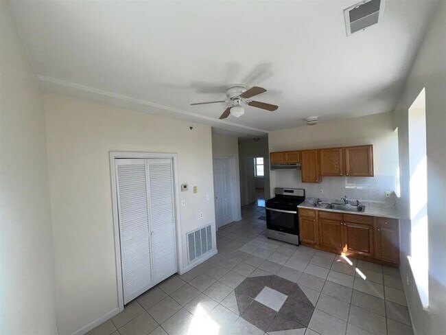 Foto del edificio - 250 S Orange Ave