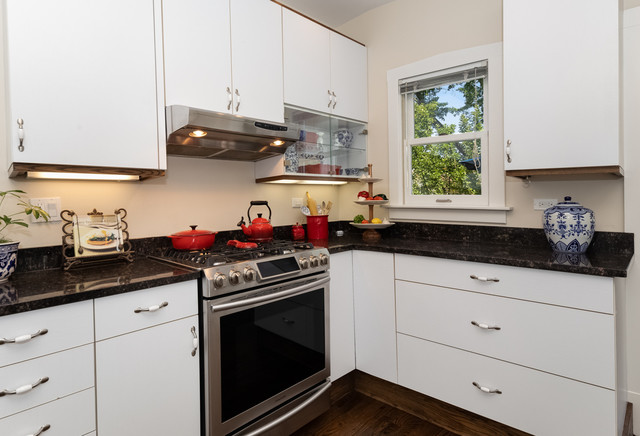Building Photo - 556 Hillside Ave