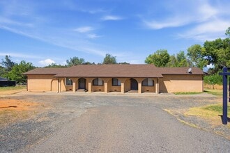 Building Photo - 912 Feather Dr