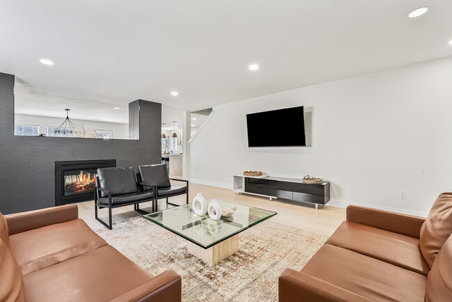 Building Photo - 4061 E Arch Dr