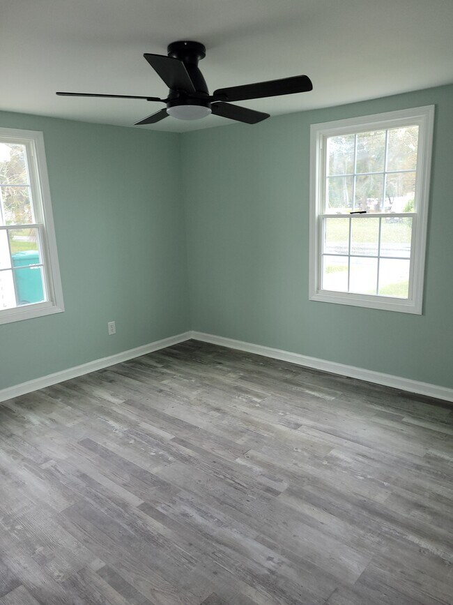 Foto del edificio - 232 Fulcher Landing Rd