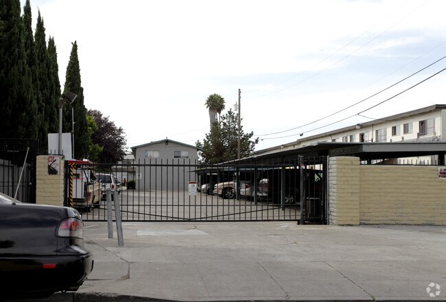 Foto del edificio - 22235 S Garden Ave