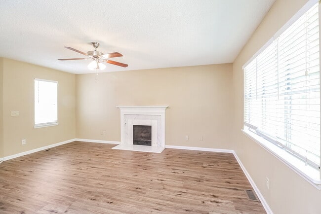 Building Photo - 380 Canter Ct NW