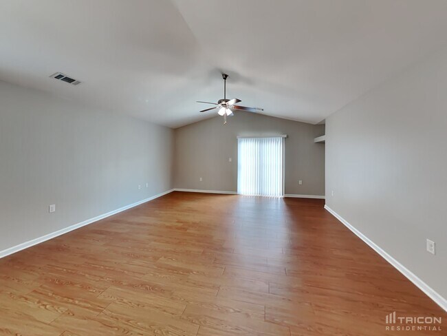 Building Photo - 2028 Stoney Pointe Cir
