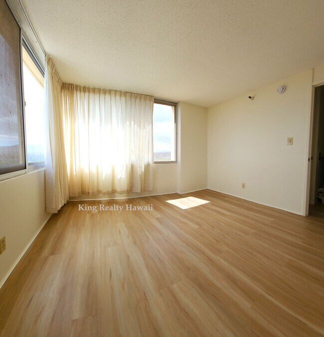 Foto del edificio - **Upgraded 1 br / 1ba Great Views,W/D in u...