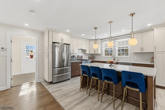 Foto del edificio - 48 Hobart Pl