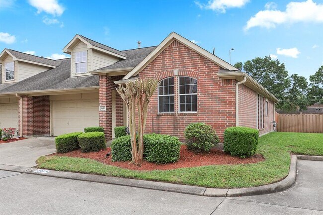 Foto del edificio - 1602 Village Townhome Dr