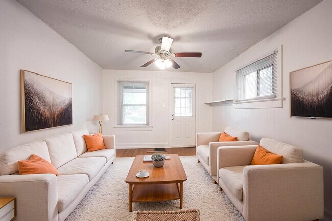 Foto del edificio - 1450 N Gladstone Ave
