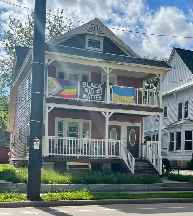 UTILITIES INCLUDED!!! - 641 Jackson St