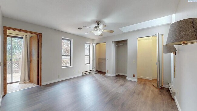 Foto del edificio - 3 bedroom, 3 bath home in Kennewick