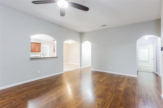Foto del edificio - 1213 Basswood Ln