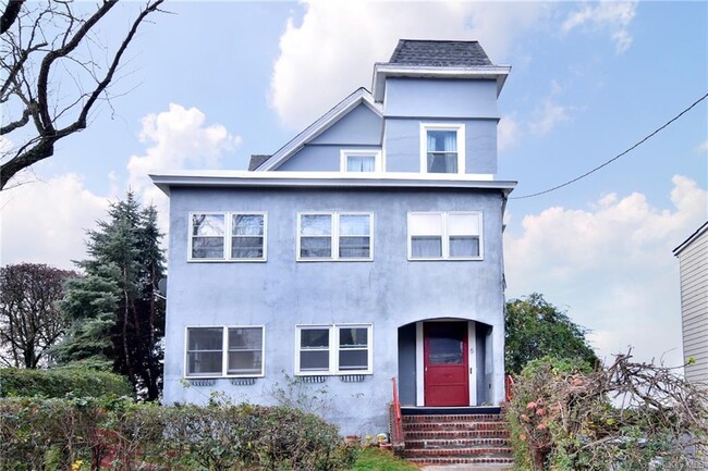 Building Photo - 5 Windle Park