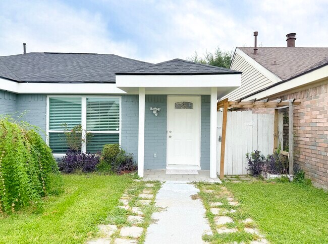 Foto del edificio - 6506 Briar Glade Dr