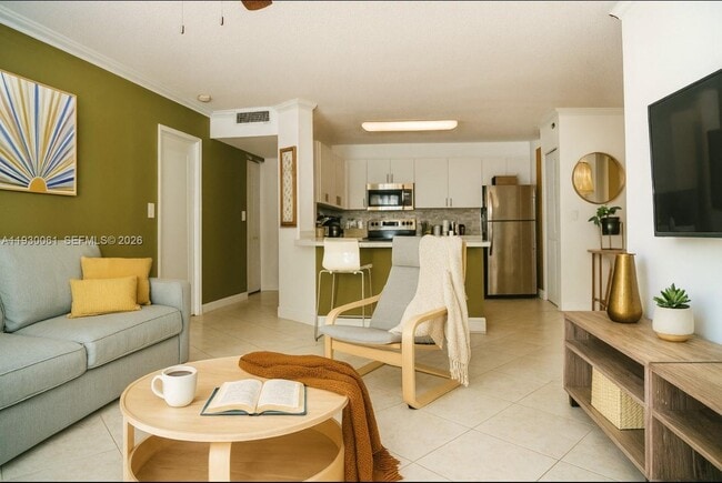 Building Photo - 19801 E Country Club Dr