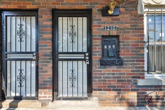 Building Photo - 12107 Stoepel St