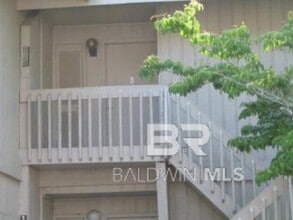 Building Photo - 2031 Sea Cliff Dr N