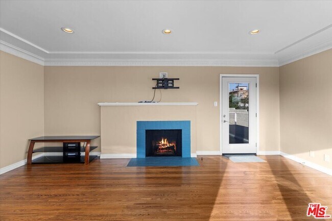 Building Photo - 4501 Valdina Pl