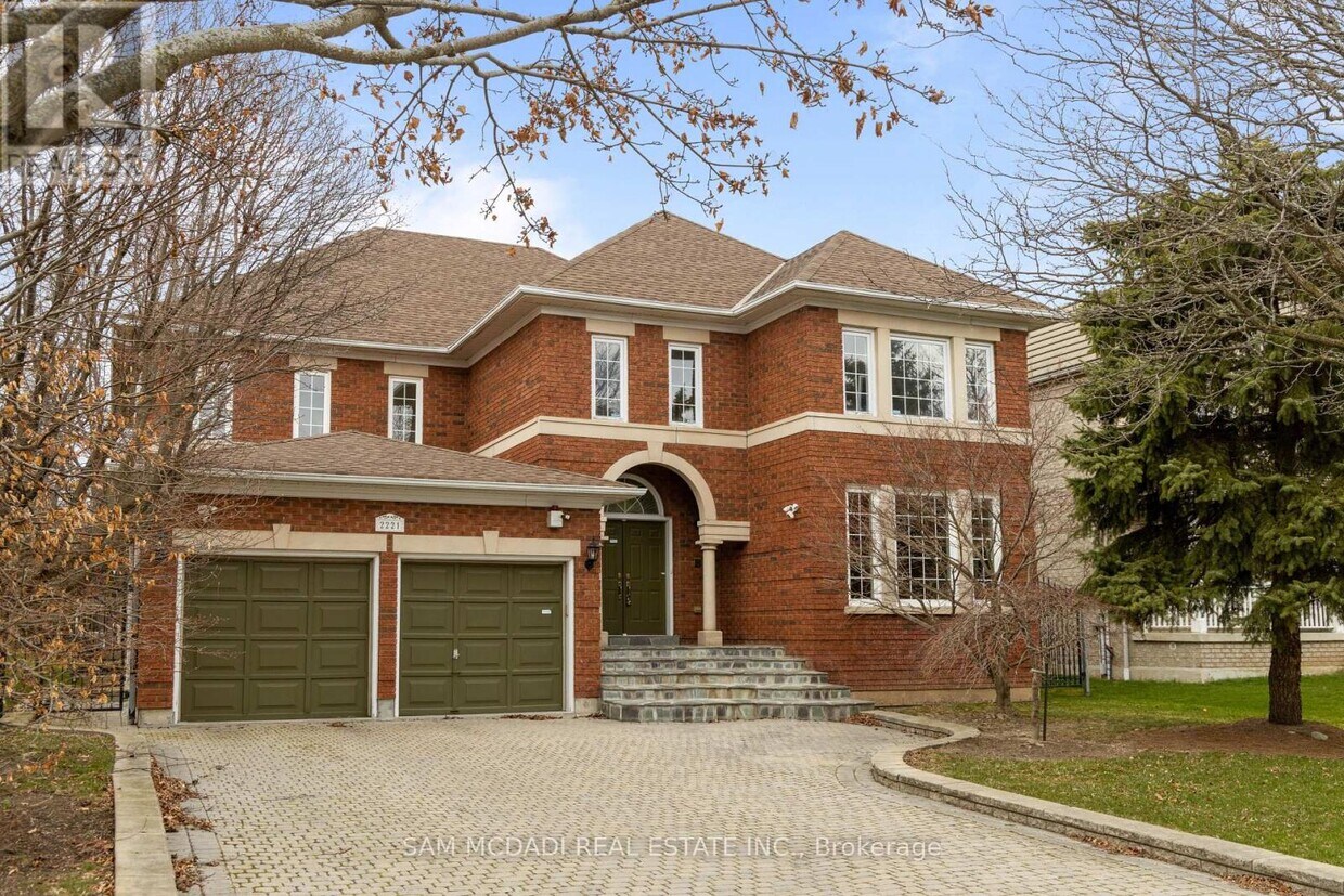Photo principale - 2221 Robinwood Ct