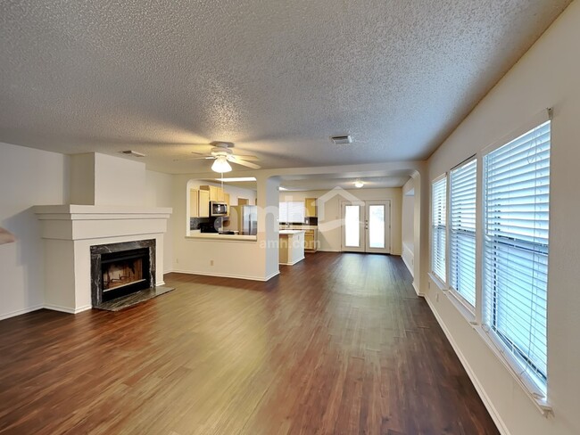 Foto del edificio - 6407 Beech Trail Dr